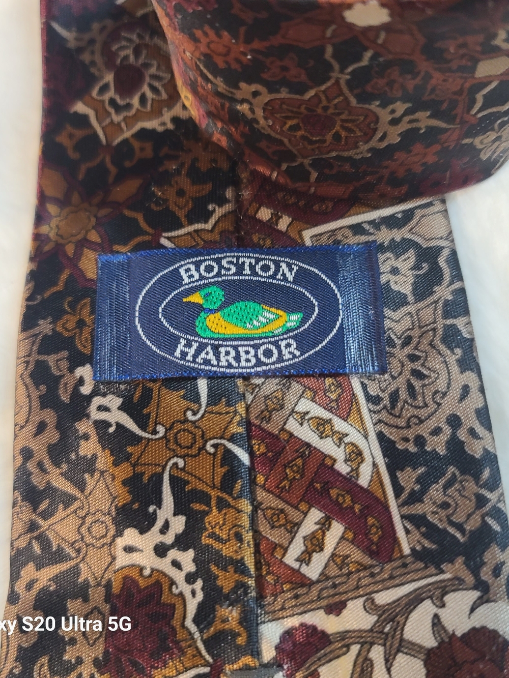 Men's Paisley Pattern Tie in Burgundy and Black - Picture 3 of 4